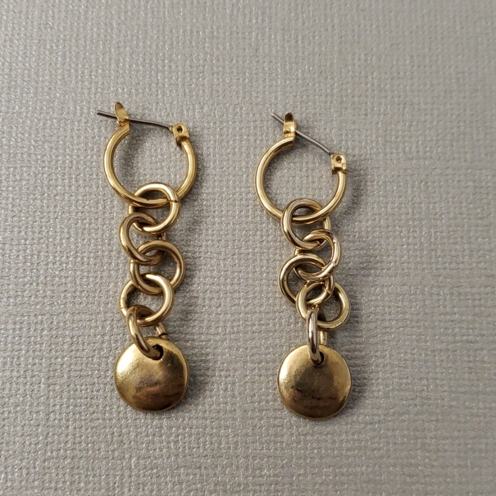 🔆3 for $15 Select jewelry🔆 Gold dangle earrings.